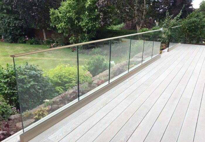 BAW-FRAMELESS-GLASS-RAILING-05